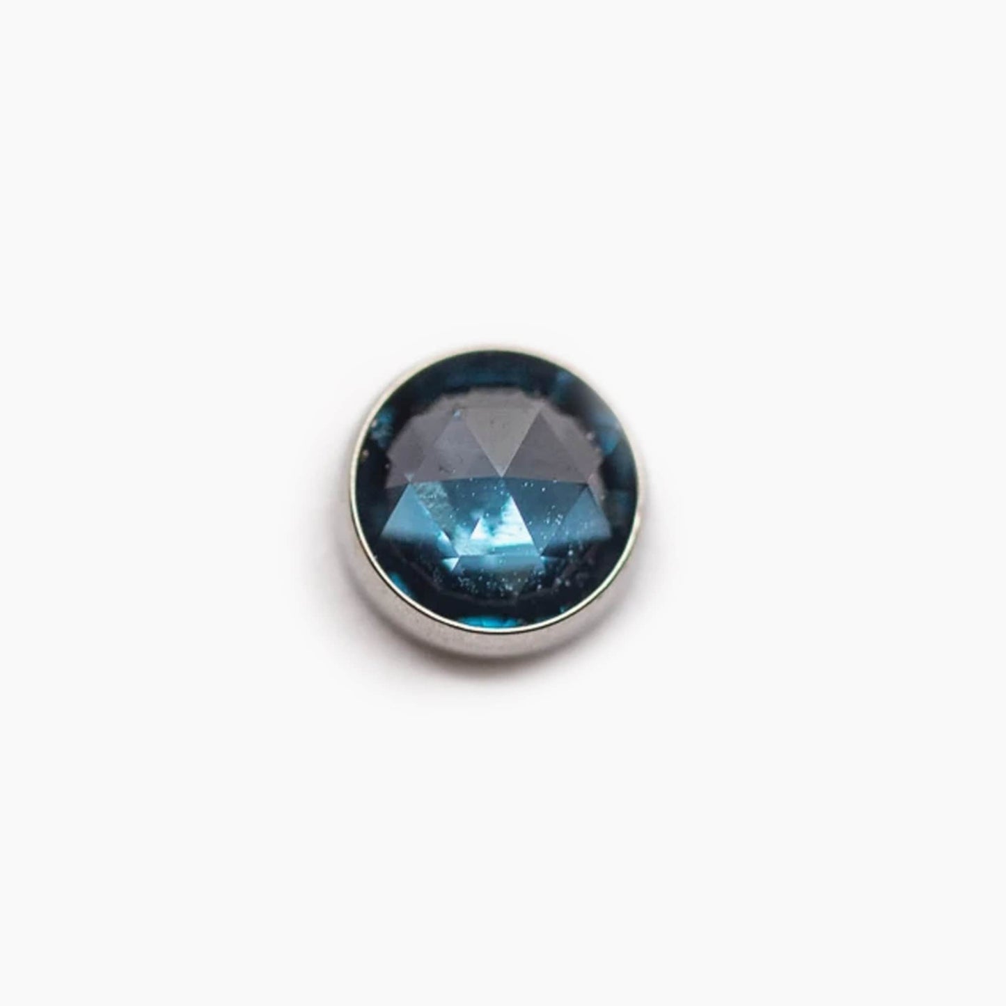 Cabochon Bezel Set Stone | Titanium Threadless Top For Nose, Ears & Lip - Avanti Body Jewelry