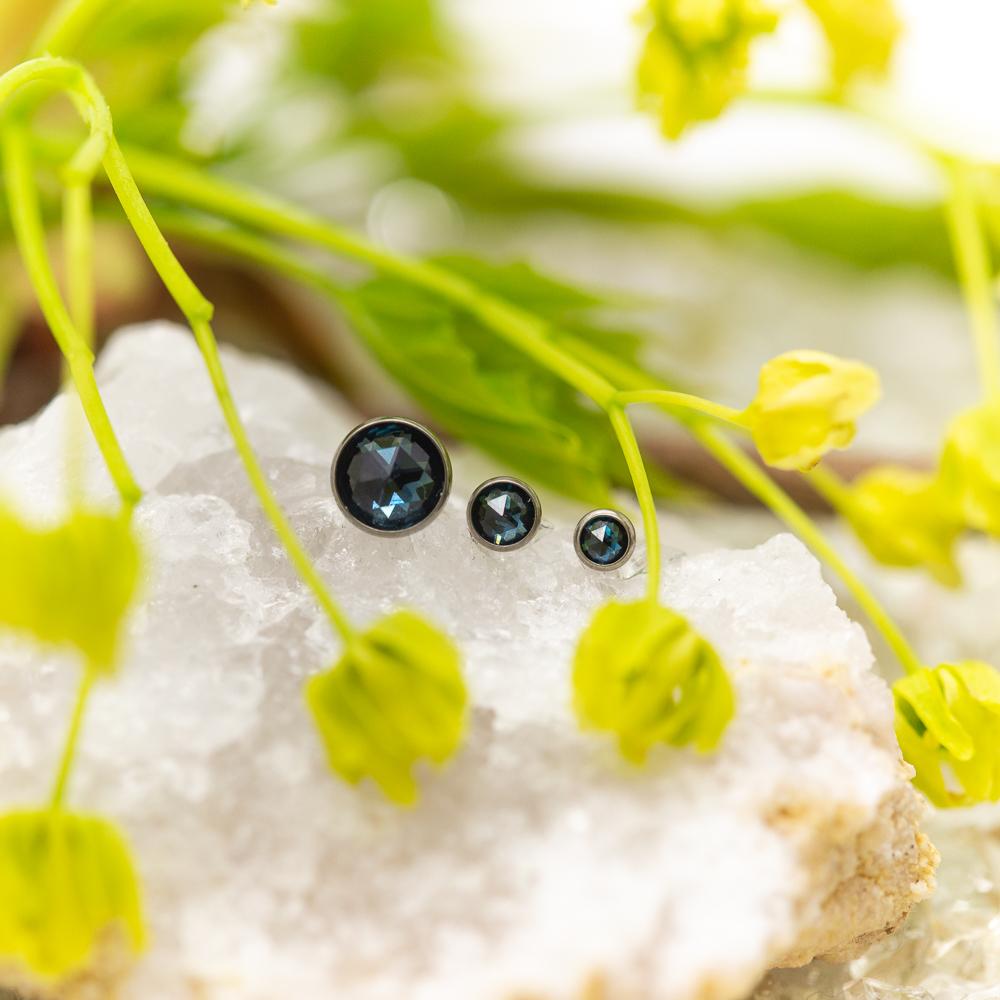 Cabochon Bezel Set Stone | Titanium Threadless Top For Nose, Ears & Lip - Avanti Body Jewelry