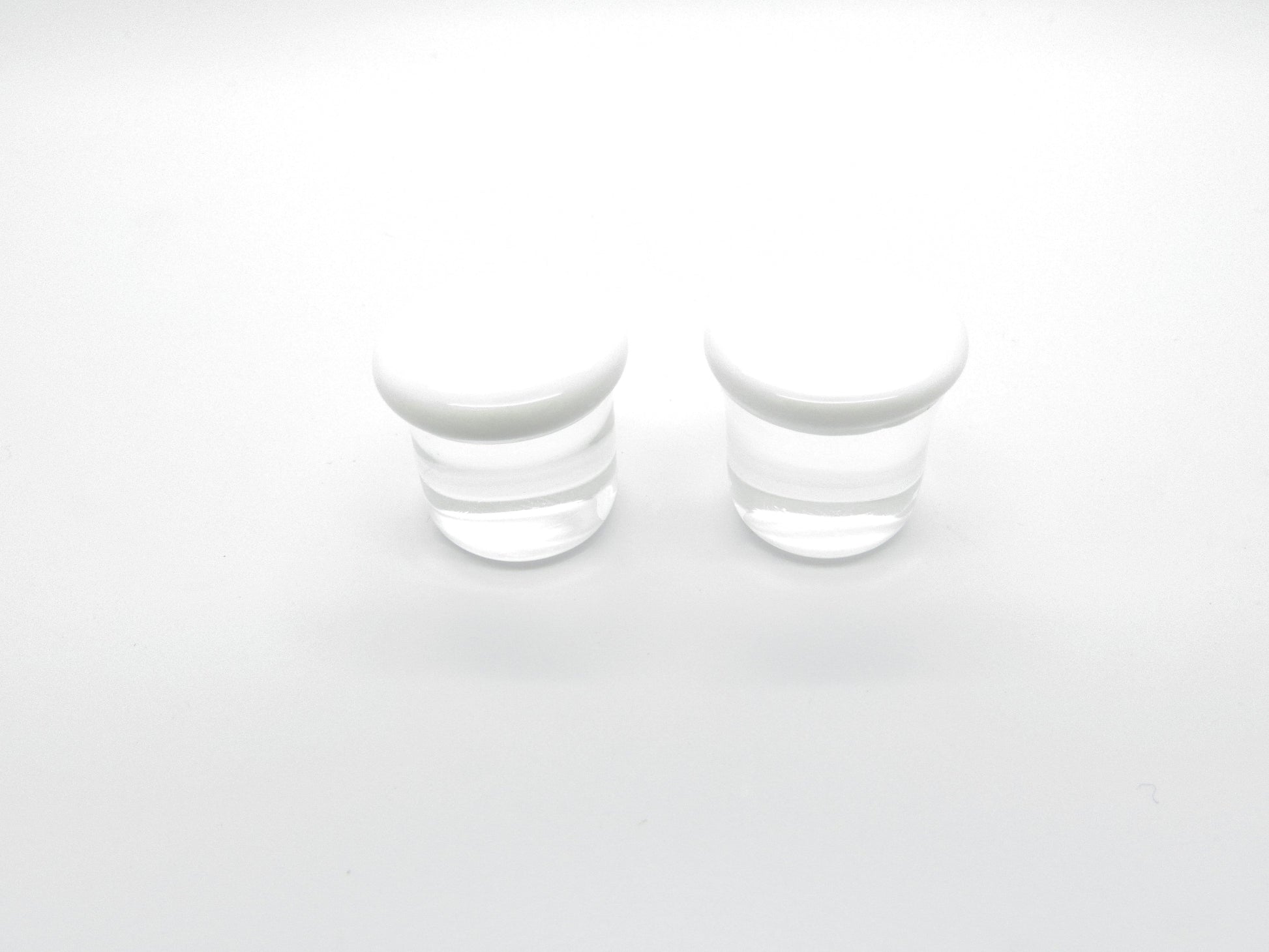 Glass Plugs | Single Flare | White Plug Pair - Avanti Body Jewelry