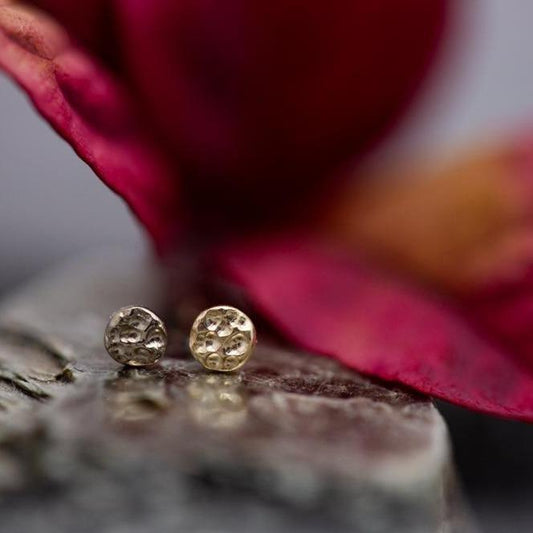 Hammered Disc End | 14K Threadless Top For Nose, Ears & Lip - Avanti Body Jewelry