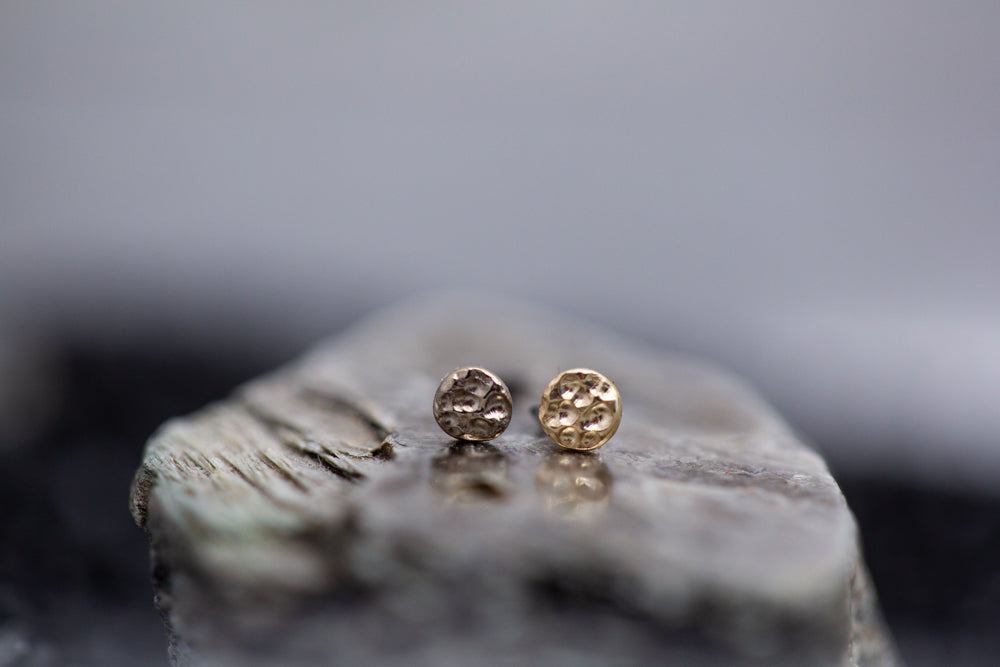 Hammered Disc | Titanium Threadless Top For Nose, Ears & Lip - Avanti Body Jewelry